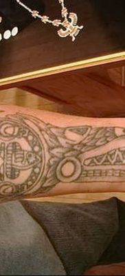 01.09.2018 №010 – tattoo headphones – a photo Aztec tattoos – tattoovalue.net