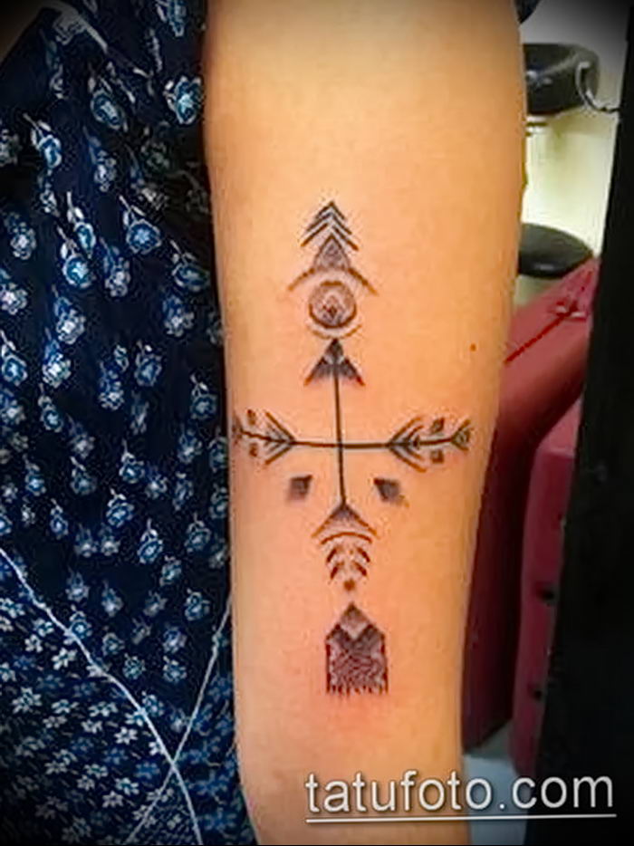 Photo of an example of a drawing of a tattoo with an amulet 01.09.2018 №234 - tattoovalue.net