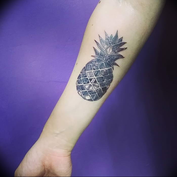 photo tattoo pineapple от 10.09.2018 №056 - example of drawing a tattoo - tattoovalue.net