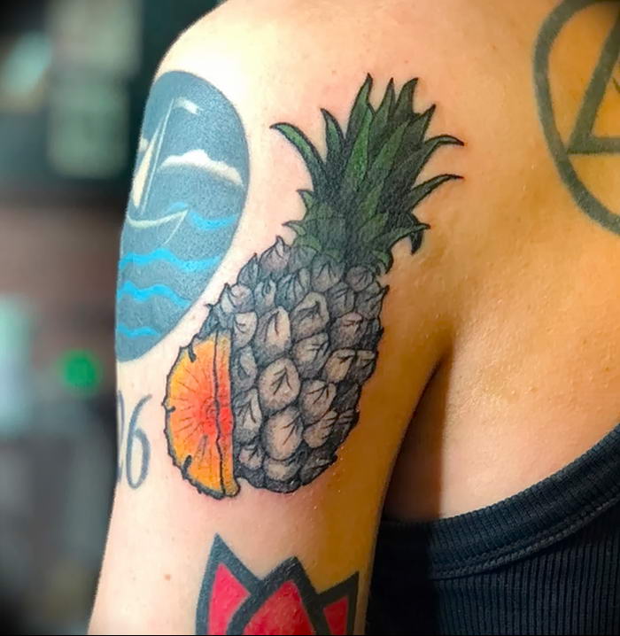 photo tattoo pineapple от 10.09.2018 №077 - example of drawing a tattoo - tattoovalue.net