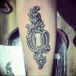 Photo tattoo keyhole 15.10.2018 №080 - example of tattoo - tattoovalue.net