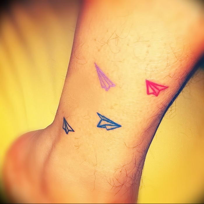 Photo tattoo paper airplane 16.10.2018 №050 - an example of a tattoo design - tattoovalue.net