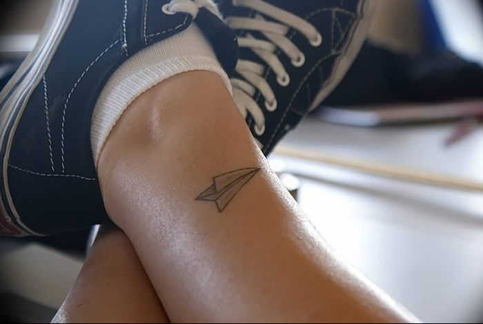 Photo tattoo paper airplane 16.10.2018 №054 - an example of a tattoo design - tattoovalue.net