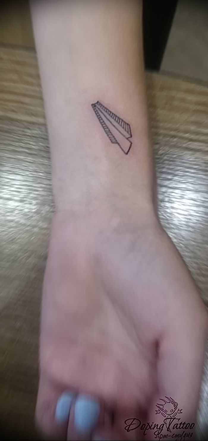 Photo tattoo paper airplane 16.10.2018 №071 - an example of a tattoo design - tattoovalue.net