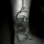 photo tattoo hibiscus 29.11.2018 №142 - flower hibiscus tattoo drawing - tattoovalue.net