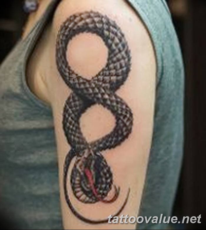 Змея значение символа. Уроборос змея бесконечность. Уроборос восьмерка. Уроборос дракон бесконечности. Тату змея.