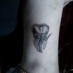 photo tattoo tooth 29.12.2018 №043 - going for a tooth tattoo - tattoovalue.net