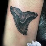 photo tattoo tooth 29.12.2018 №062 - going for a tooth tattoo - tattoovalue.net