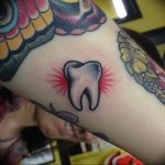 photo tattoo tooth 29.12.2018 №122 - going for a tooth tattoo - tattoovalue.net