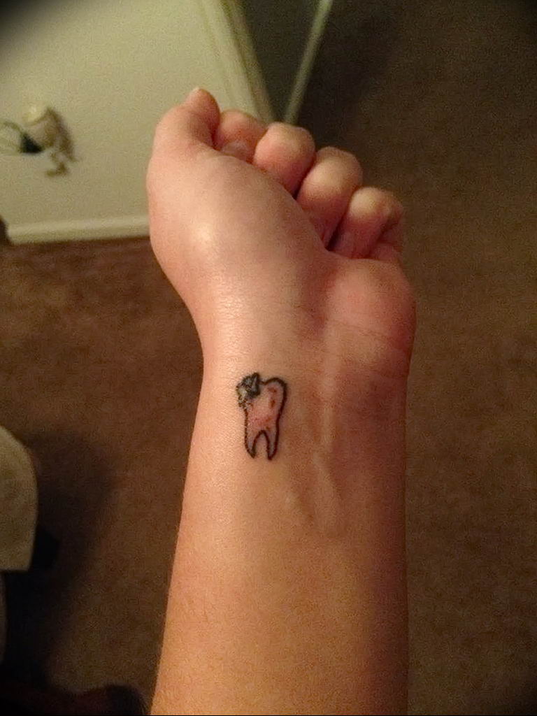 photo tattoo tooth 29.12.2018 №164 - going for a tooth tattoo - tattoovalue.net