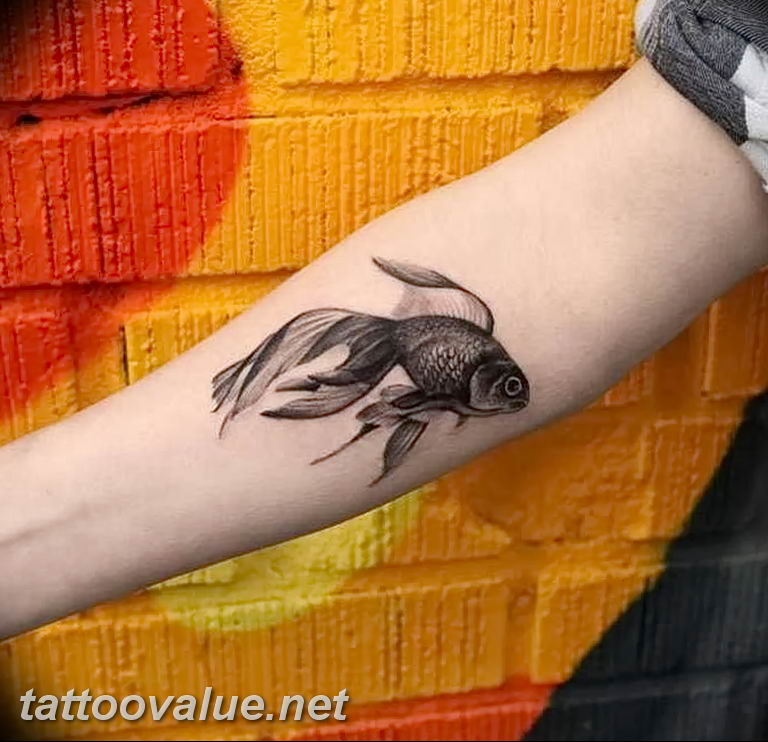photo goldfish tattoo 04.01.2019 №003 - goldfish tattoo idea - tattoovalue.net