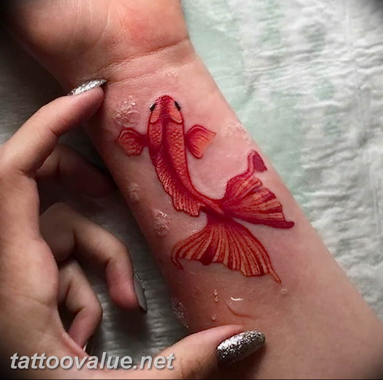 photo goldfish tattoo 04.01.2019 №058 - goldfish tattoo idea - tattoovalue.net