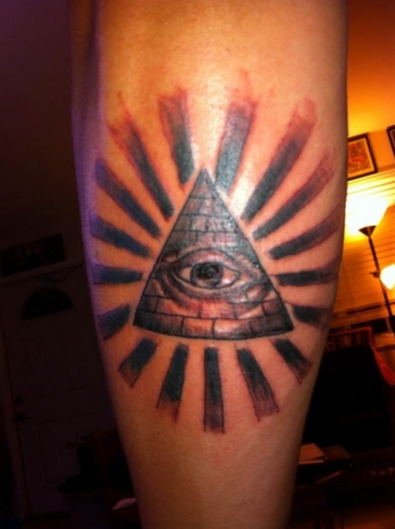 пирамиды гизы тату. пирамиды гизы тату. масонская пирамида тату. иллюминат билл тату. пирамиды гизы тату.