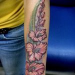 photo tattoo gladiolus 25.01.2019 №032 - drawing a tattoo flower gladiolus - tattoovalue.net