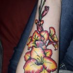 photo tattoo gladiolus 25.01.2019 №004 - drawing a tattoo flower gladiolus - tattoovalue.net