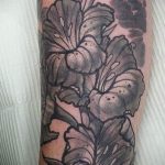 photo tattoo gladiolus 25.01.2019 №035 - drawing a tattoo flower gladiolus - tattoovalue.net