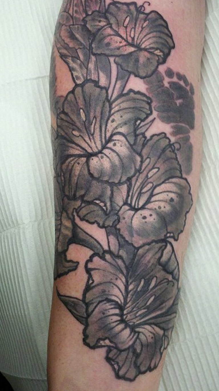 photo tattoo gladiolus 25.01.2019 №074 - drawing a tattoo flower gladiolus - tattoovalue.net