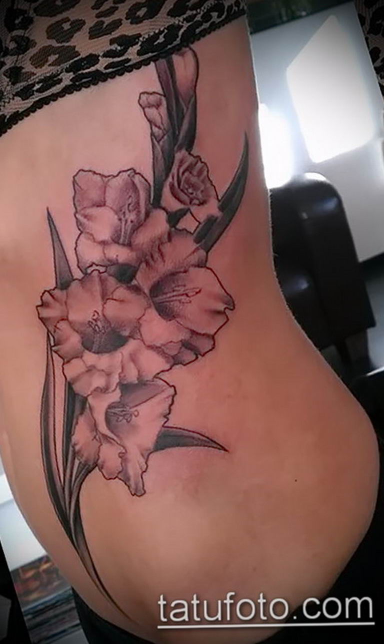 photo tattoo gladiolus 25.01.2019 №078 - drawing a tattoo flower gladiolus - tattoovalue.net