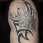 photo tattoo howling wolf 18.02.2019 №044 - wolf tattoo idea howling at moon - tattoovalue.net