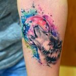 photo tattoo howling wolf 18.02.2019 №055 - wolf tattoo idea howling at moon - tattoovalue.net