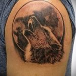 photo tattoo howling wolf 18.02.2019 №136 - wolf tattoo idea howling at moon - tattoovalue.net
