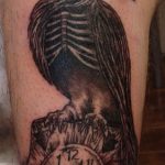 photo tattoo raven on the skull 18.02.2019 №038 - tattoo with skull and raven - tattoovalue.net