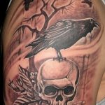 photo tattoo raven on the skull 18.02.2019 №060 - tattoo with skull and raven - tattoovalue.net