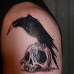 photo tattoo raven on the skull 18.02.2019 №151 - tattoo with skull and raven - tattoovalue.net