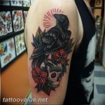 photo tattoo raven on the skull 18.02.2019 №155 - tattoo with skull and raven - tattoovalue.net