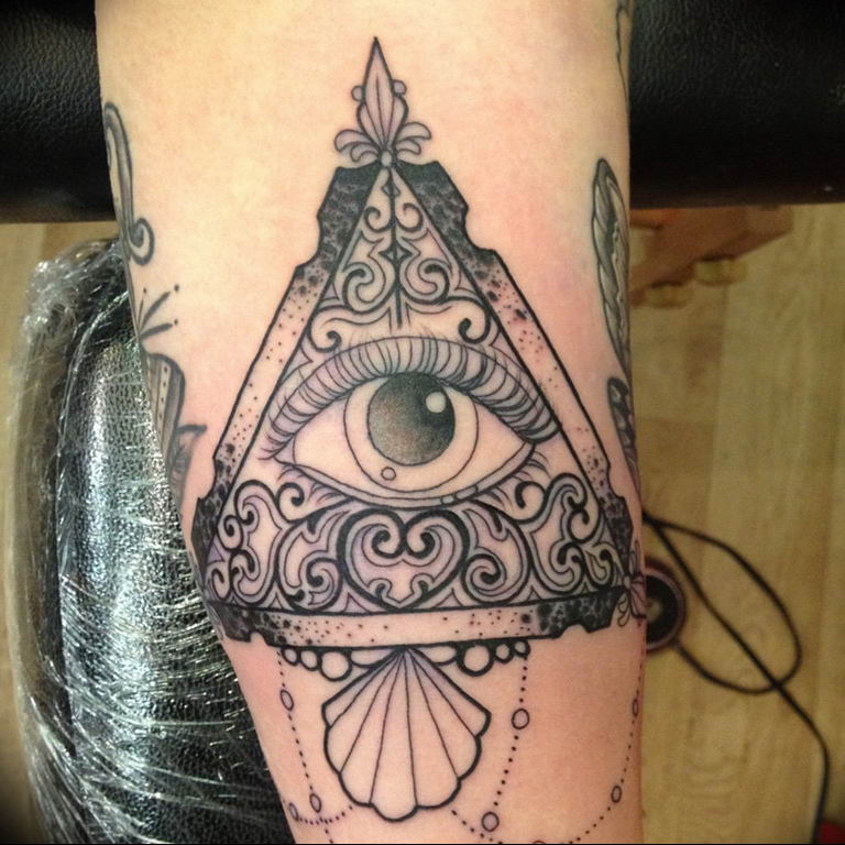 photo eye in triangle tattoo 03.03.2019 №143 - idea for eye in triangle tattoo - tattoovalue.net