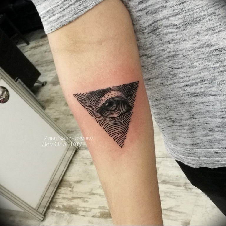 photo eye in triangle tattoo 03.03.2019 №160 - idea for eye in triangle tattoo - tattoovalue.net