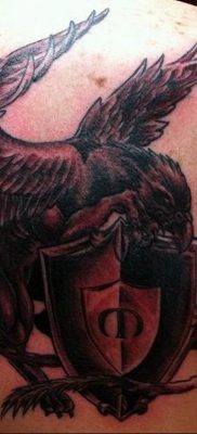 photo tattoo griffin 04.03.2019 №056 – idea for drawing a tattoo with a griffin – tattoovalue.net