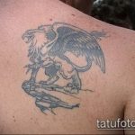 photo tattoo griffin 04.03.2019 №162 - idea for drawing a tattoo with a griffin - tattoovalue.net
