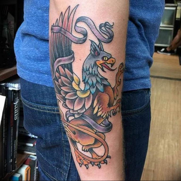 photo tattoo griffin 04.03.2019 №173 - idea for drawing a tattoo with a griffin - tattoovalue.net