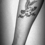 photo tattoo pigeon 03.03.2019 №079 - idea for drawing pigeon tattoo - tattoovalue.net