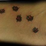 photo ladybug tattoo 17.04.2019 №256 - idea for ladybug tattoo - tattoovalue.net