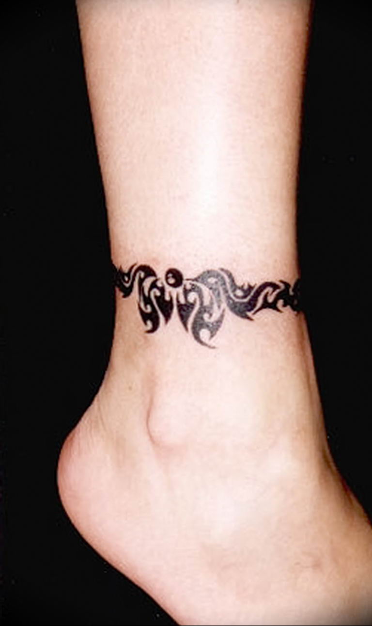 Татуировки в виде браслета на ноге для девушек
