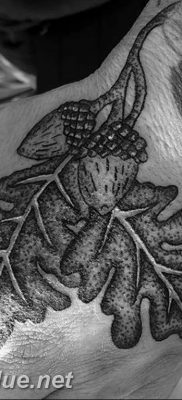 Photo oak leaves tattoo 25.05.2019 №082 – oak leaves tattoo idea – tattoovalue.net