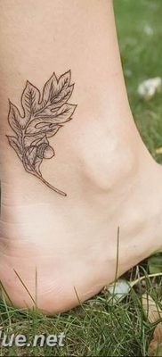 Photo oak leaves tattoo 25.05.2019 №083 – oak leaves tattoo idea – tattoovalue.net