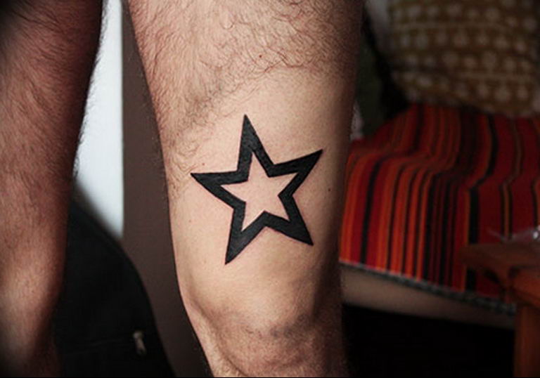 Photo star tattoo on his knees 19.06.2019 №009 - star tattoo example - tattoovalue.net