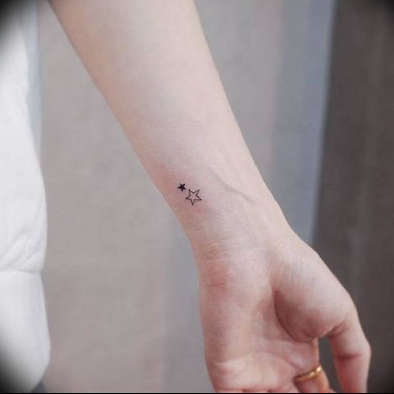 Photo tattoo star on wrist  №060 - star tattoo example -   