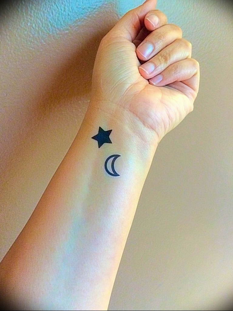 Photo tattoo star on wrist 19.06.2019 №047 - star tattoo example - tattoovalue.net
