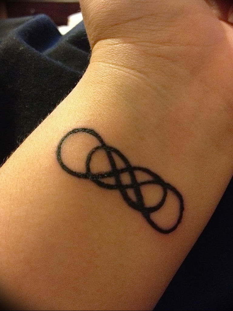 The Meaning Of The Double Infinity Tattoo: drawing options, photo examples,  sketches