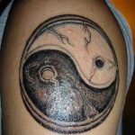 Photo Yin Yang Shoulder Tattoo 15.07.2019 №004 - Yin Yang Shoulder Tattoo - tattoovalue.net