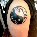 Photo Yin Yang Shoulder Tattoo 15.07.2019 №021 - Yin Yang Shoulder Tattoo - tattoovalue.net