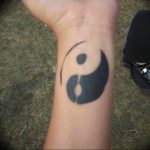 Photo Yin Yang Wrist Tattoo 15.07.2019 №037 - Yin Yang Wrist Tattoo - tattoovalue.net