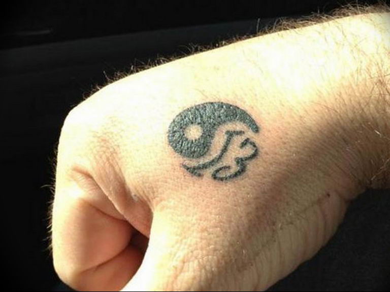 Photo tattoo yin yang on hand 15.07.2019 №010 - tattoo yin yang on hand - tattoovalue.net