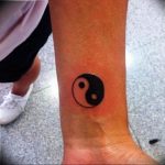 Photo yin yang tattoo 15.07.2019 №020 - picture photo yin yang tattoo - tattoovalue.net