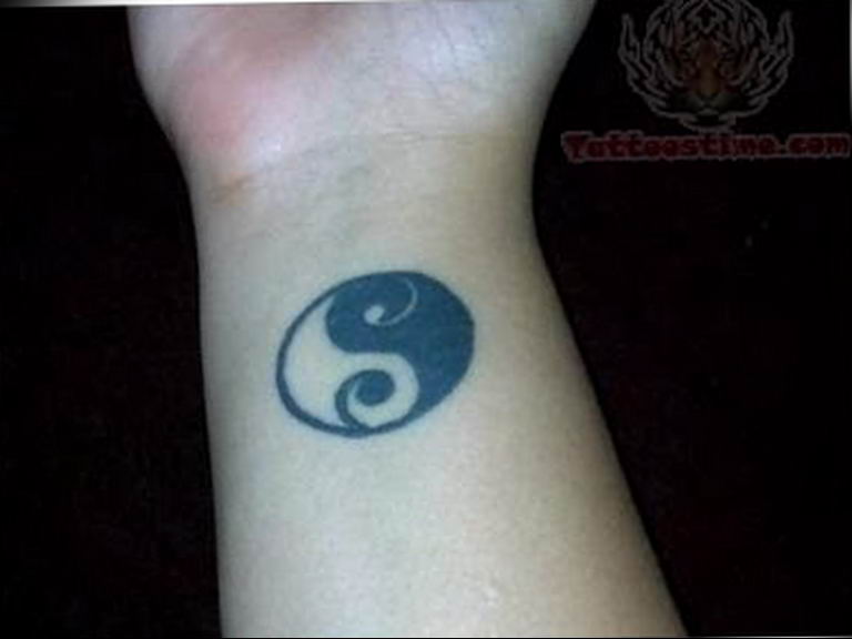 Photo yin yang tattoo 15.07.2019 №026 - picture photo yin yang tattoo - tattoovalue.net
