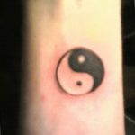 Photo yin yang tattoo 15.07.2019 №036 - picture photo yin yang tattoo - tattoovalue.net